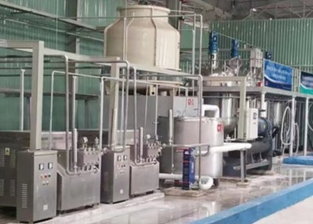 Środek przeciwpieniący do zastosowań przemysłowych o temperaturze wrzenia &gt; 100°C i PH 7,0 - 8,0