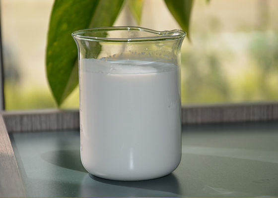 Biała emulsja Organiczny polimer JHDA Pomaga w drenażu o dużej retencji molekularnej 38%